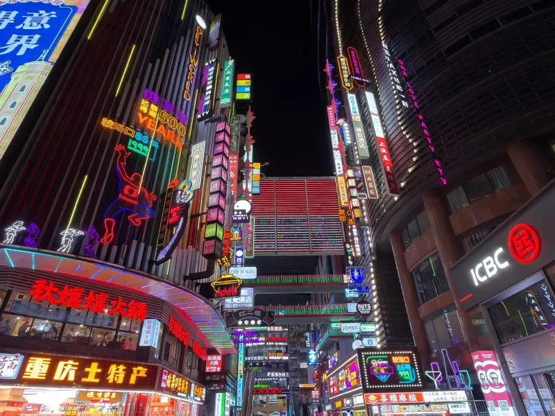 服装设计趋势观察：商务女装品牌如何通过版型创新提升终端零售竞争力