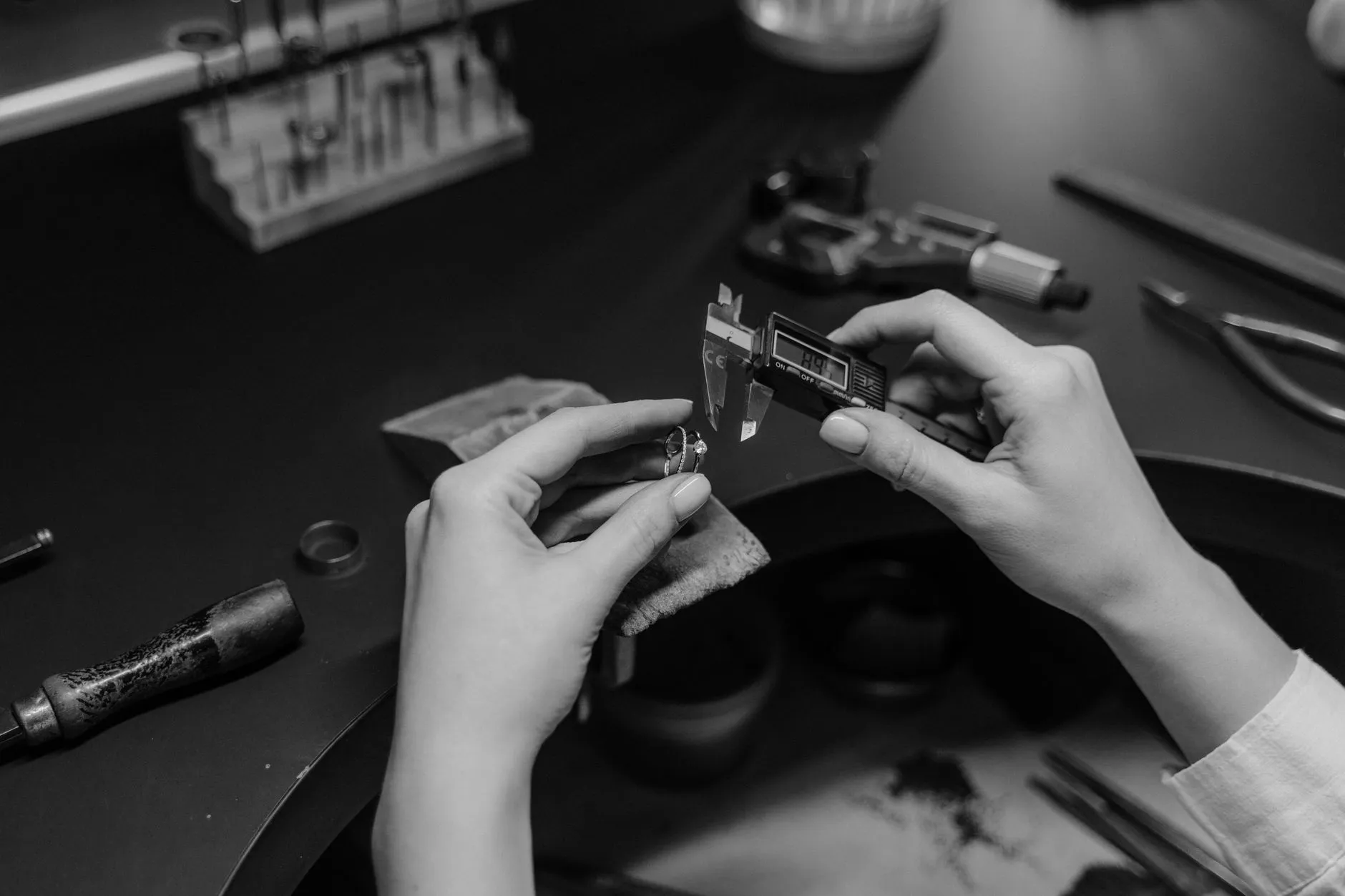 服装设计到批量生产：北京高帏晟女装品牌批发的全流程解析