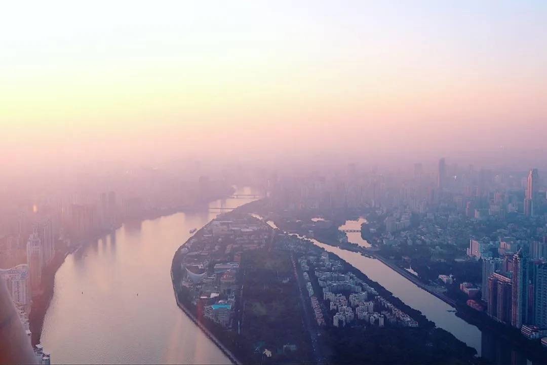 2024年女装批发市场趋势及北京高帏晟新款系列解析