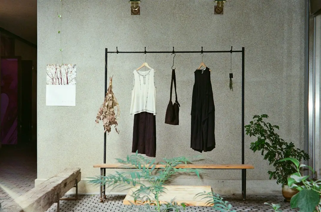 女装批发选购指南：从面料到工艺评估高帏晟服装设计产品